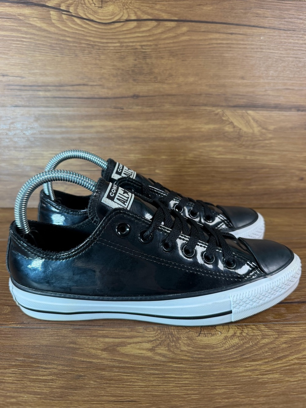 Converse Patent Leather Low Top Sneakers Women’s Size 7 Shoes